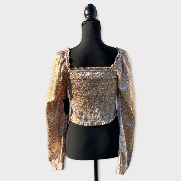 Women’s Top With Puff-Sleeves  | Size M - Picture 4 of 6